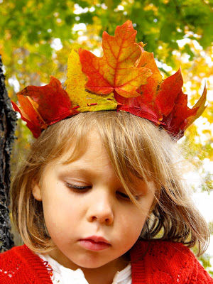 Maple leaf crowns