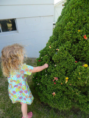 Kids flower tree decorating