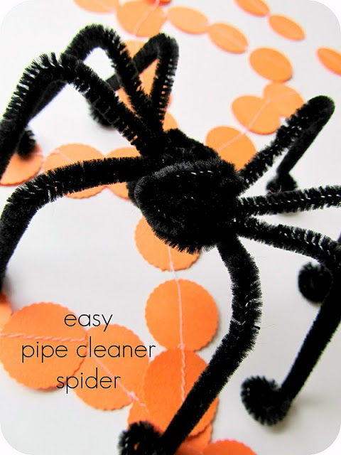 Easy pipe cleaner spiders