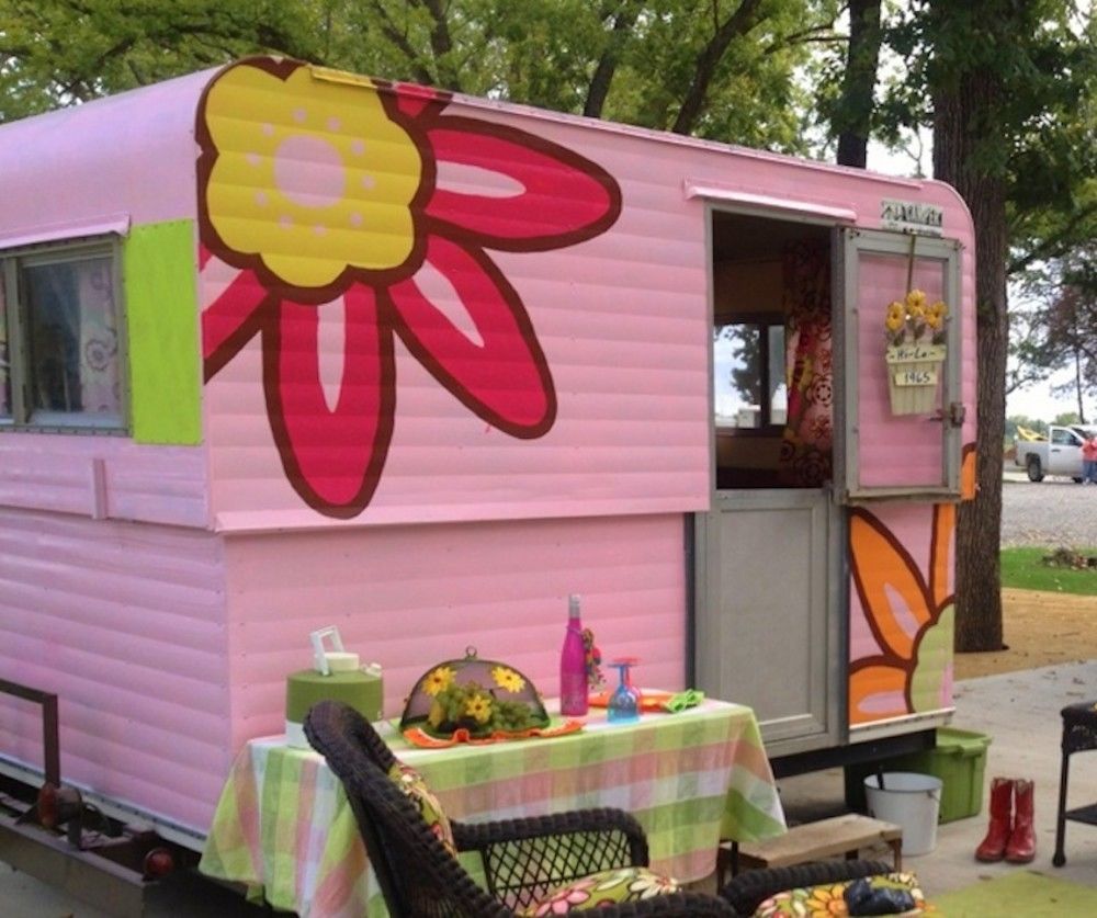 Girly Pink Retro Trailer Girly Pink Retro Trailer