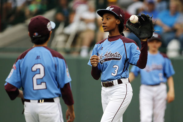Superstar MoNe Davis help  her team in the Little league world series