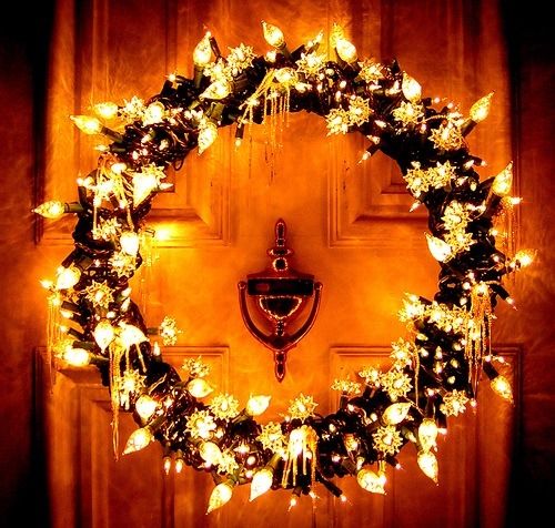 Illuminated christmas wreath