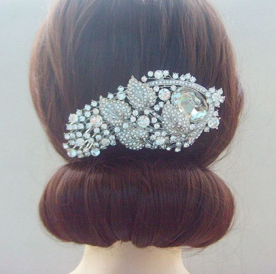 Elegant Hairstyle for the Prom - A Simple Bun Elegant Hairstyle for the Prom - A Simple Bun