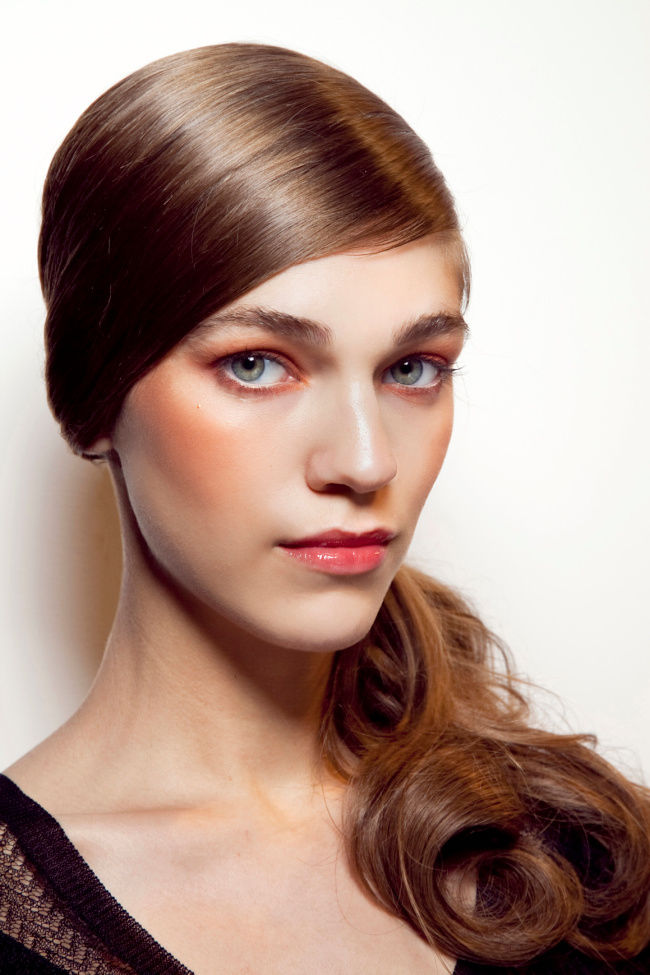 Hair style fashion model Hair style fashion model