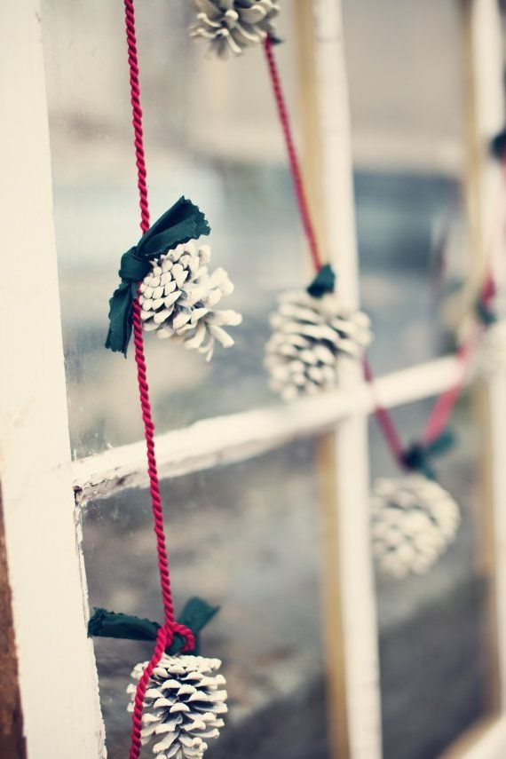 Pinecone Garland