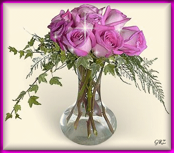 Pretty Vase of Lavender Roses