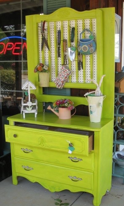 Dresser Garden Organizer