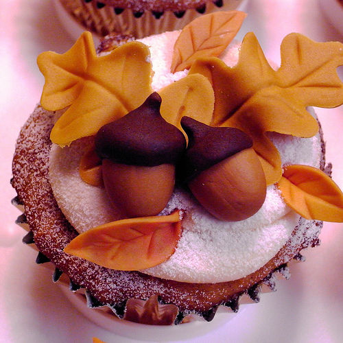 Thanksgiving Acorn Cupcakes Thanksgiving Acorn Cupcakes