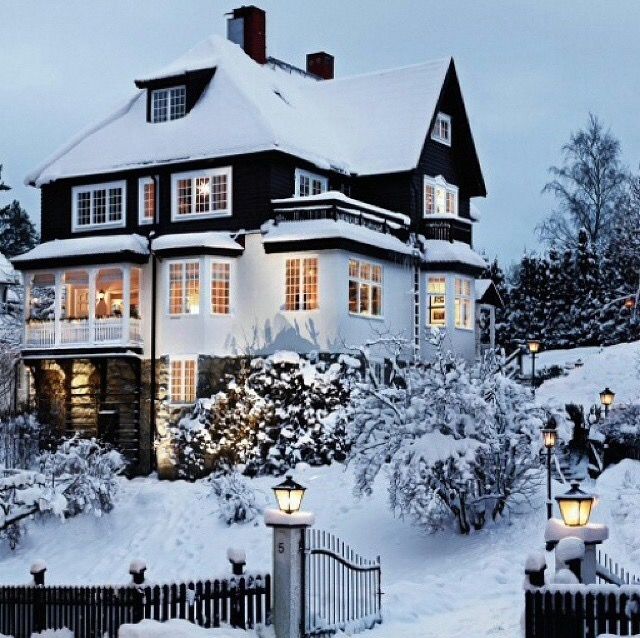 Snowy Mansion