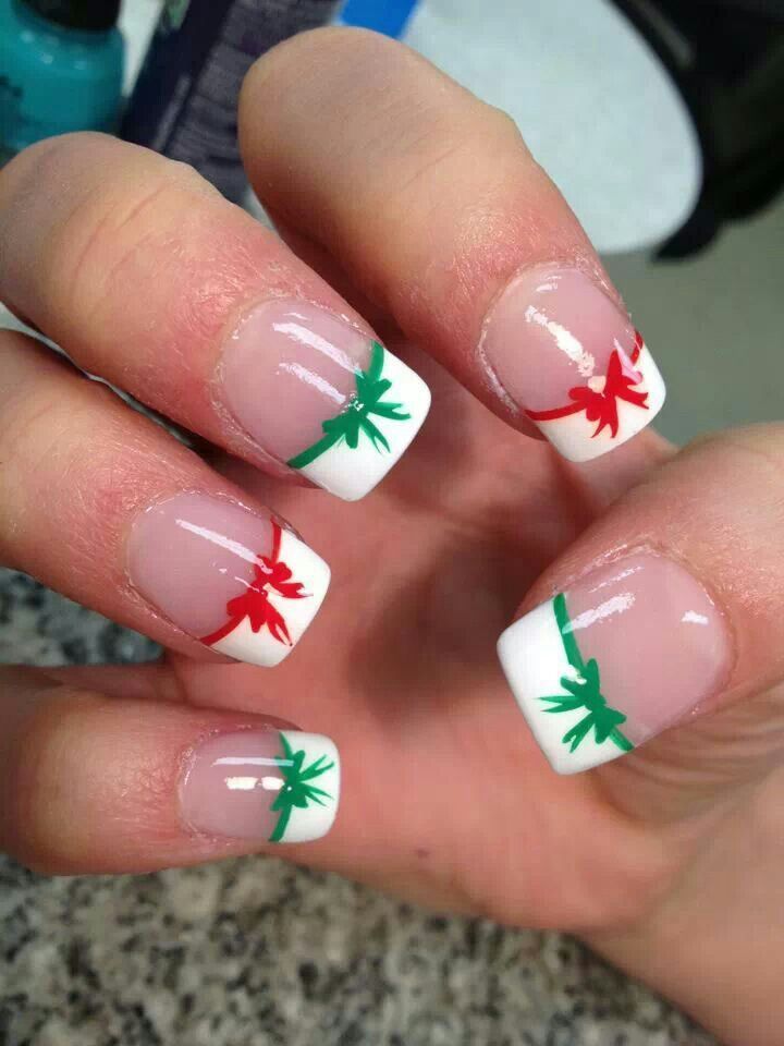 Present Bow Nails