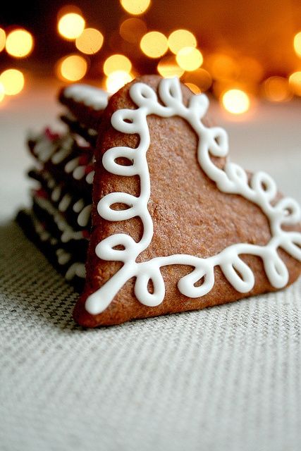 Gingerbread heart cookies Gingerbread heart cookies
