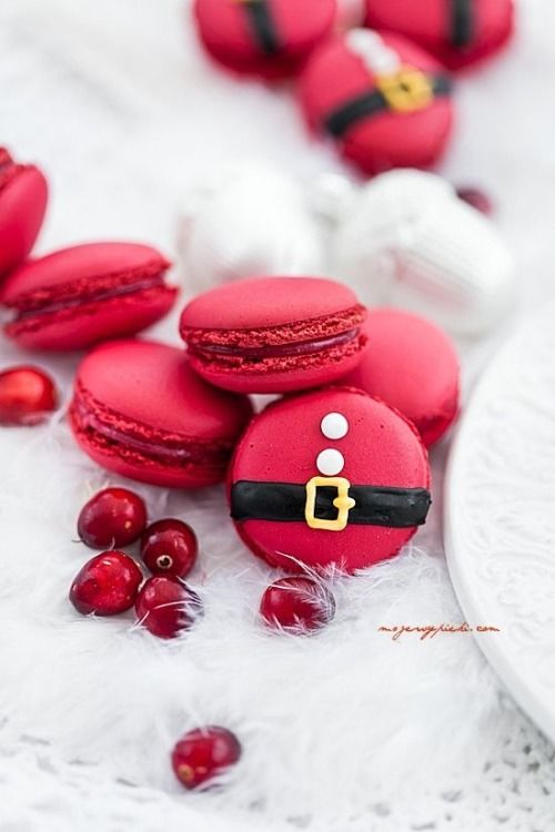 Santa macaroons Santa macaroons
