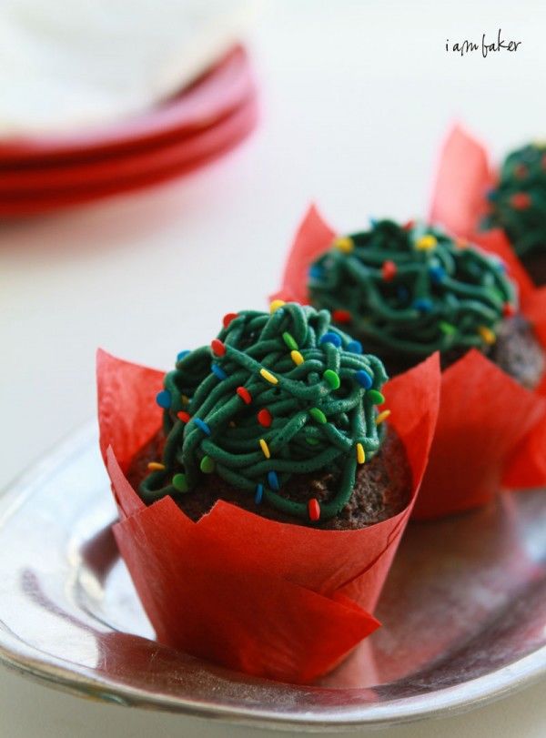 How to make christmas light cupcakes
