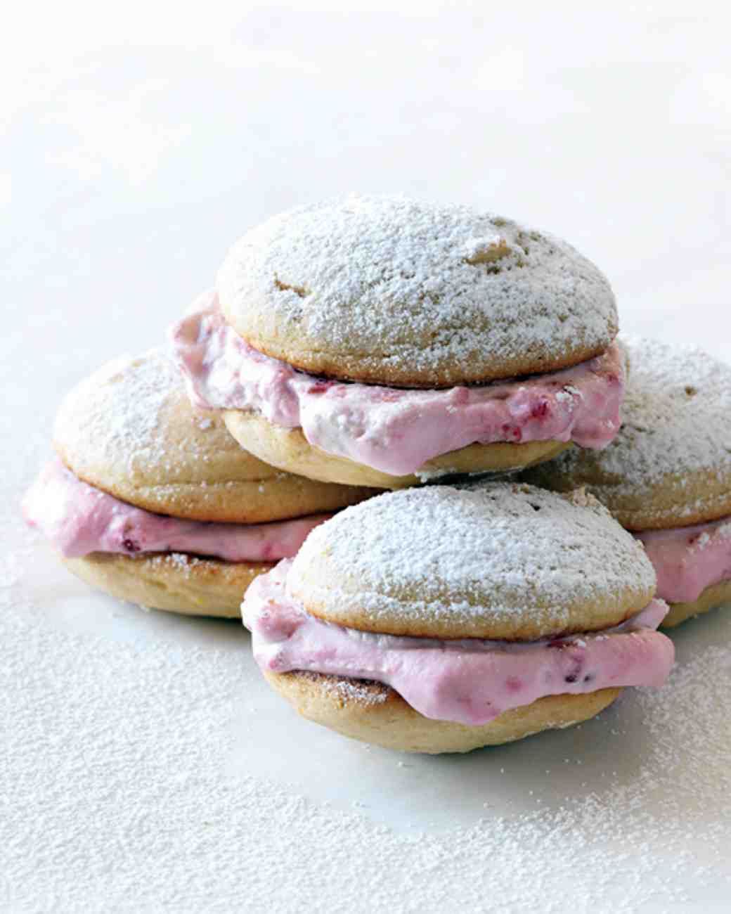 How to make raspberry lemon whoopie pies