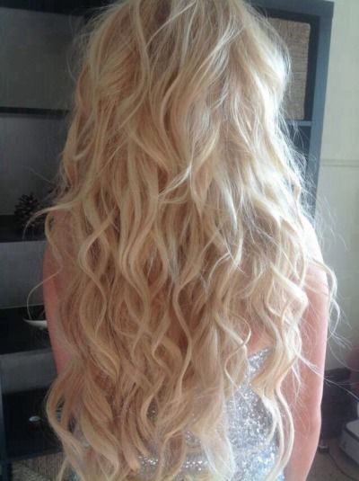 Blonde wavy hair