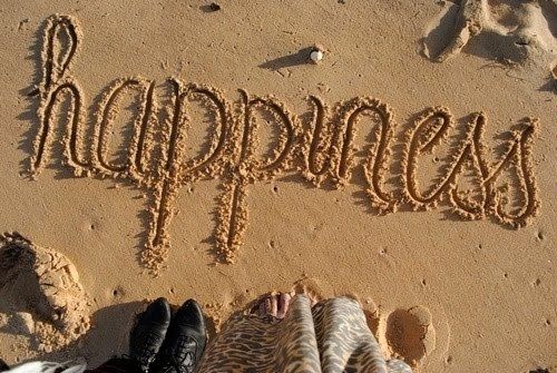 Happiness in the sand Happiness in the sand