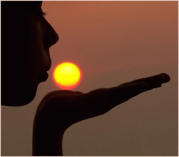 sun lit kiss