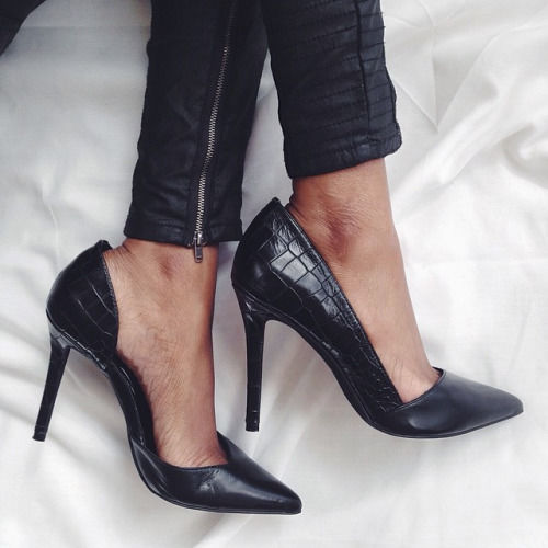 Black snakeskin heels Clearance