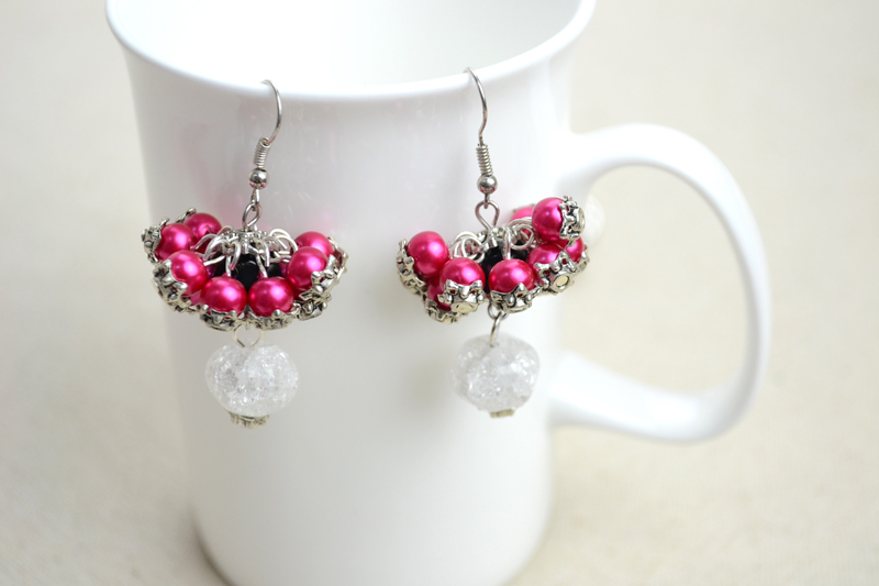 DIY Bridesmaid Jewelry Earrings out of Pearls 