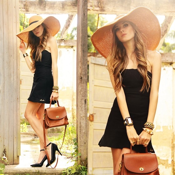 Sislove dress with kafe bracelets