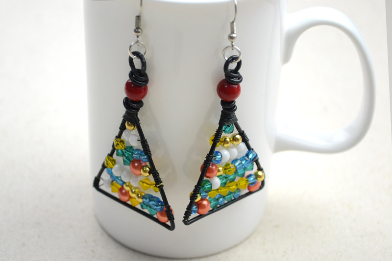 DIY Triangle Earrings DIY Triangle Earrings