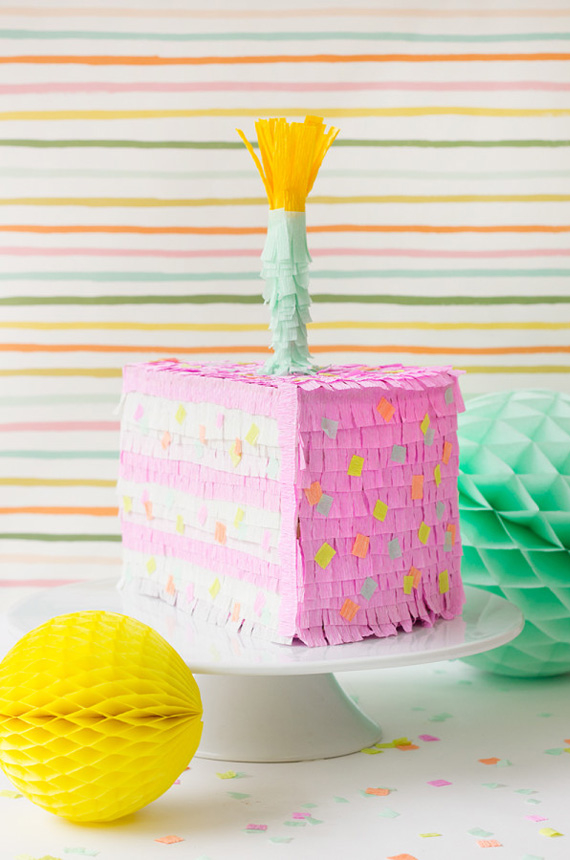 Party cake pinata Party cake pinata