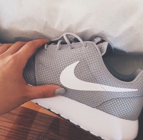 womens roshes nike