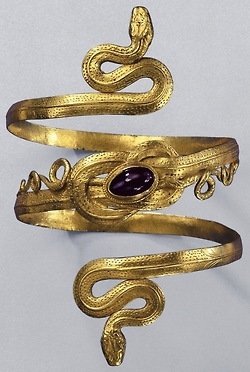 Gold snake finger ring Gold snake finger ring