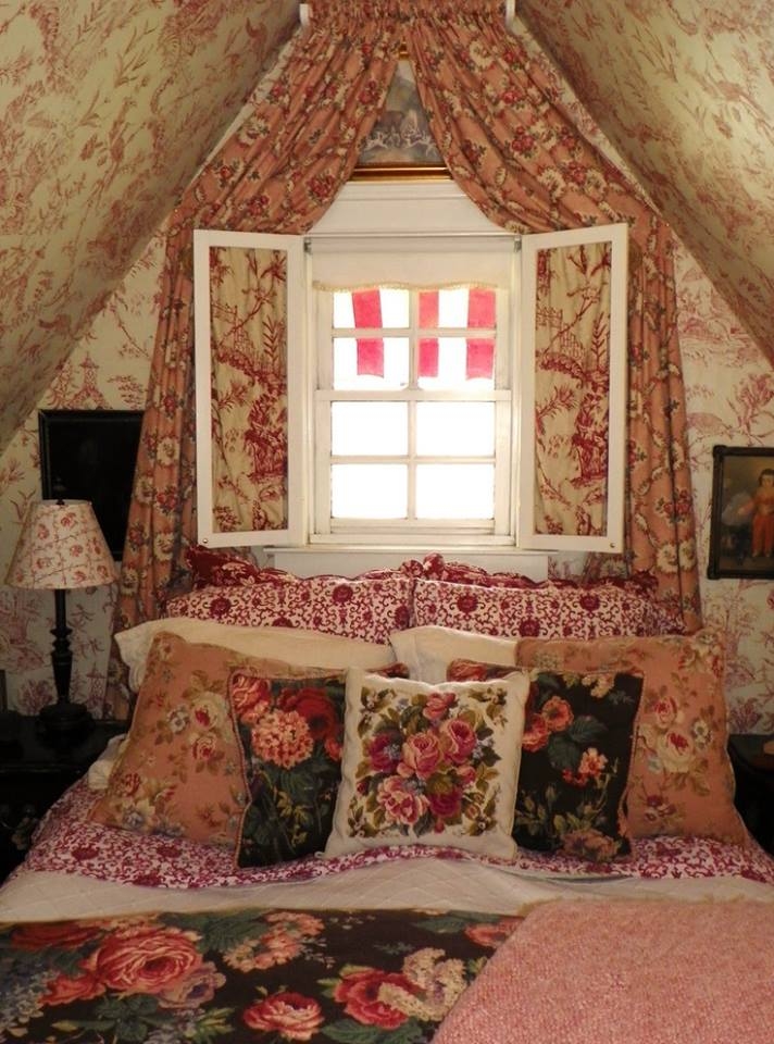 Alcove Bedroom
