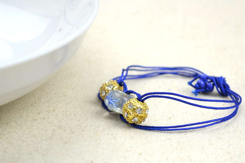 DIY String Bracelet 