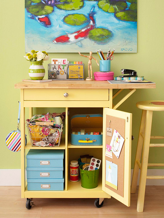 Roll away craft storage