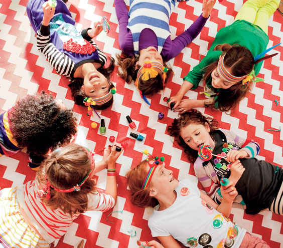 Girls play cloth