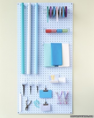Gift wrapping station