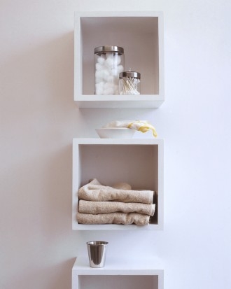 Bathroom cubbyholes