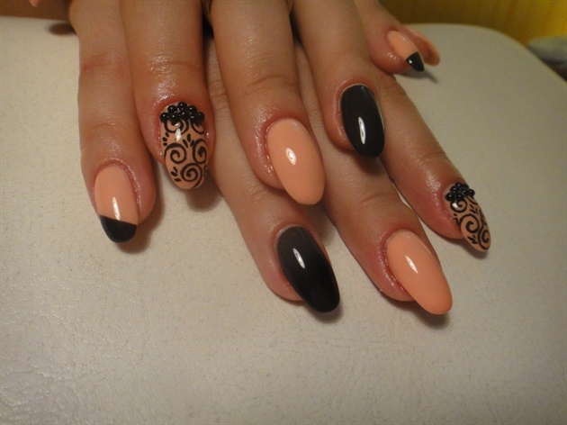 Black and peach nails
