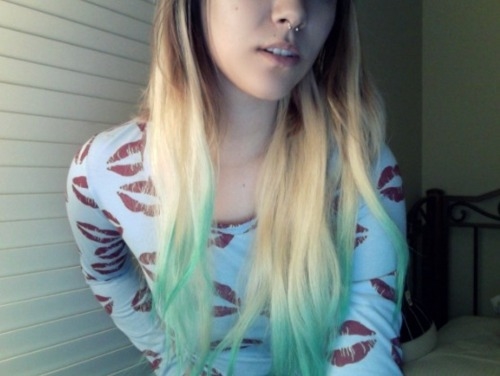 Green hair tips Green hair tips
