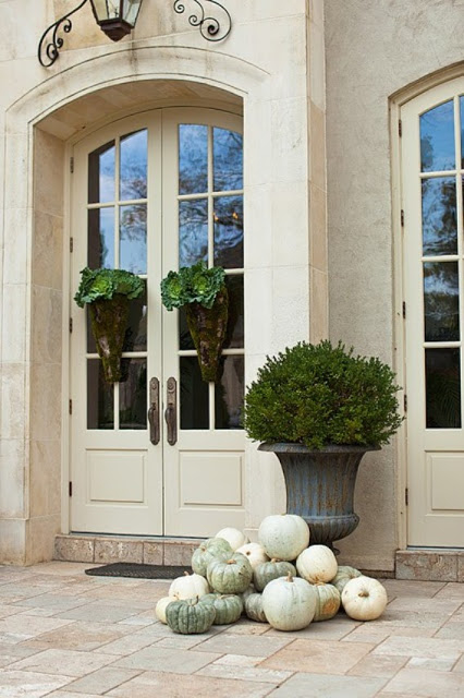 Simple Front of Home Fall Decorating Simple Front of Home Fall Decorating