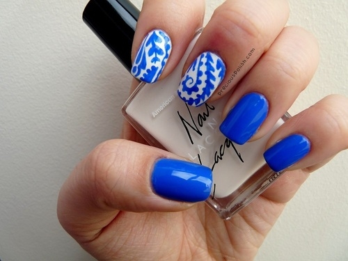 Blue and white china print nails Blue and white china print nails
