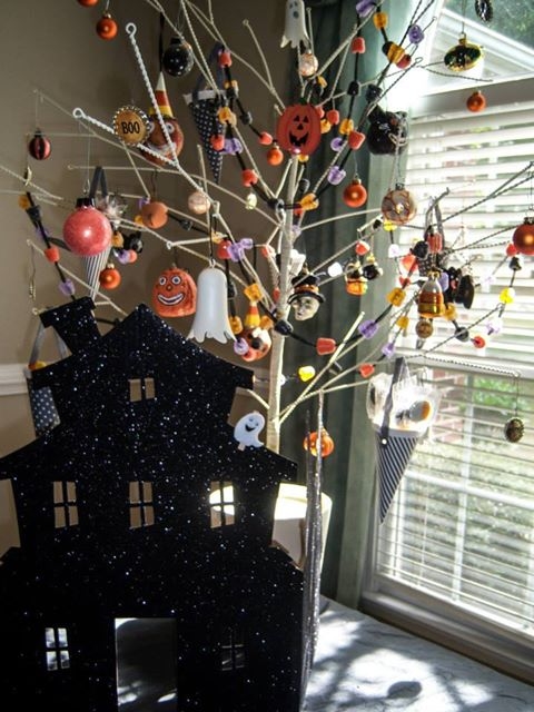Halloween White Wire Tree