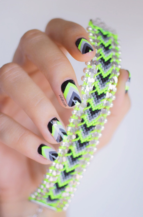 Bracelet style nail art