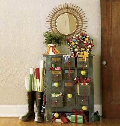 Deck The Drawers
