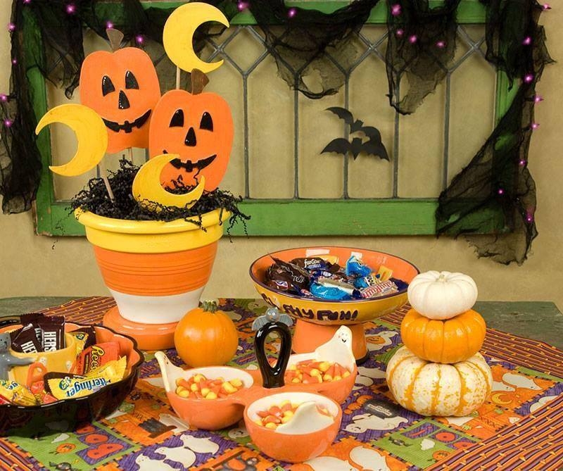 Frestive Halloween Party Table