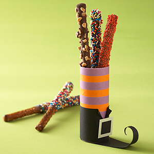 Toilet paper roll witch shoe Toilet paper roll witch shoe