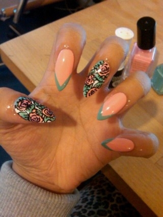 Floral stiletto nails Floral stiletto nails