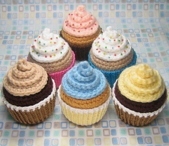 Amigurumi crochet cupcakes