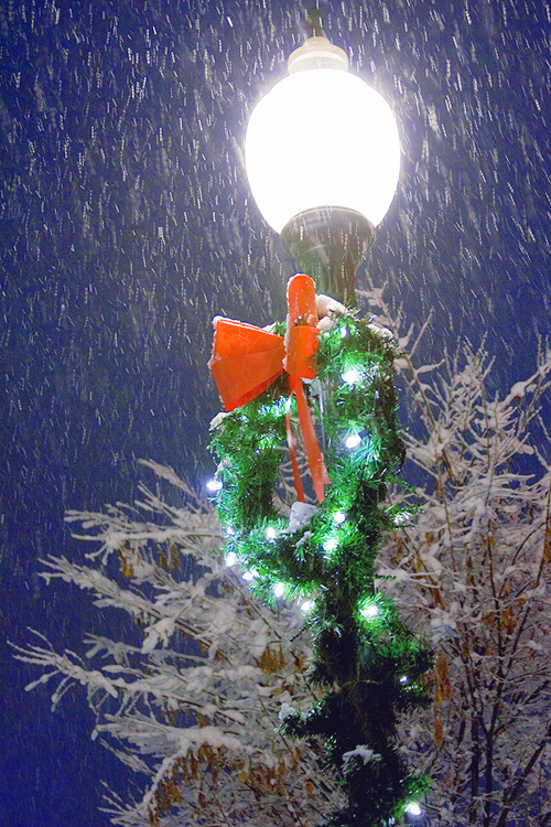 Street light wreath