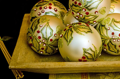 Pearl leaf ornaments