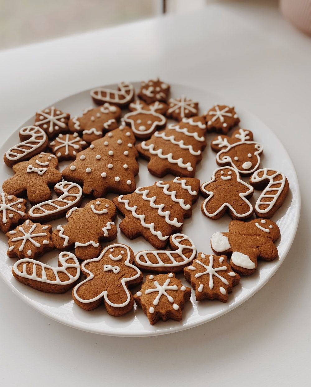 Gingerbread Cookies With Icing Pictures, Photos, and Images for ...