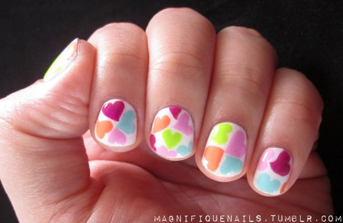 Four corner heart nail art Four corner heart nail art