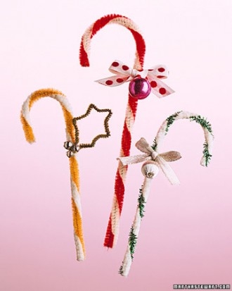 Pipe cleaner candy cane ornament Pipe cleaner candy cane ornament